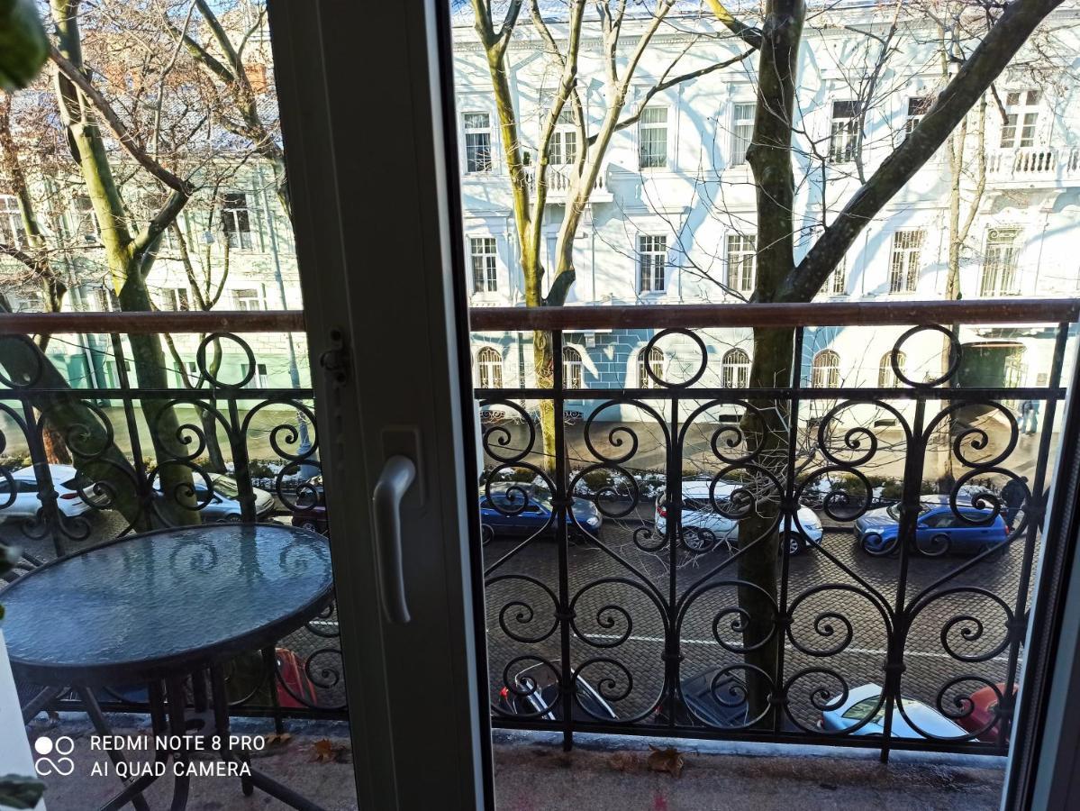 אודסה Comfort Near Opera Theater מראה חיצוני תמונה