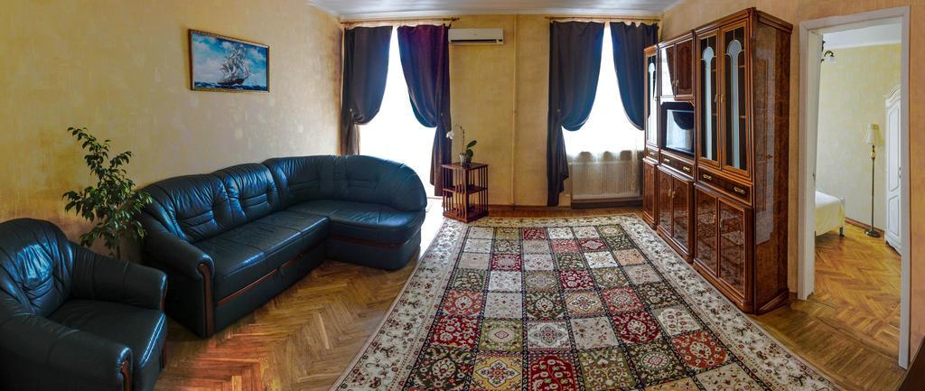 אודסה Comfort Near Opera Theater מראה חיצוני תמונה